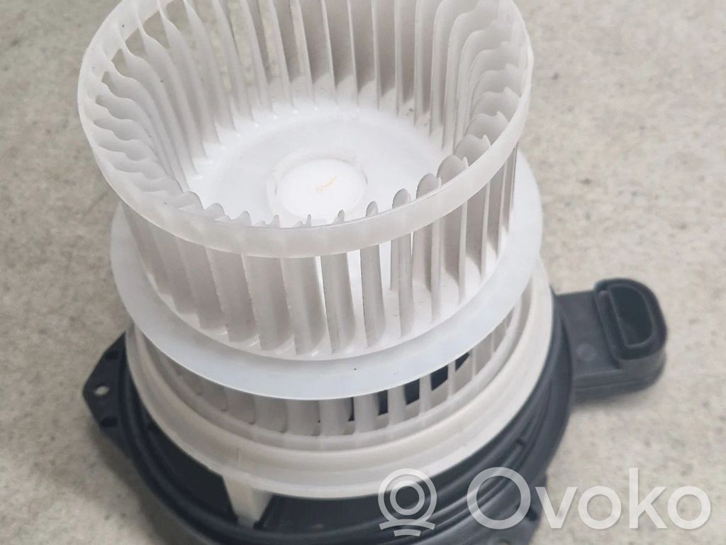 Toyota RAV 4 (XA50) Mazā radiatora ventilators 