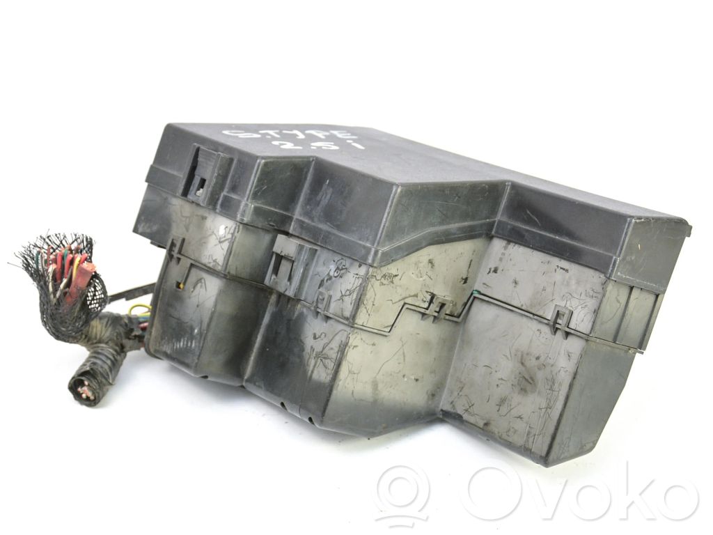 Jaguar S-Type Fuse module 