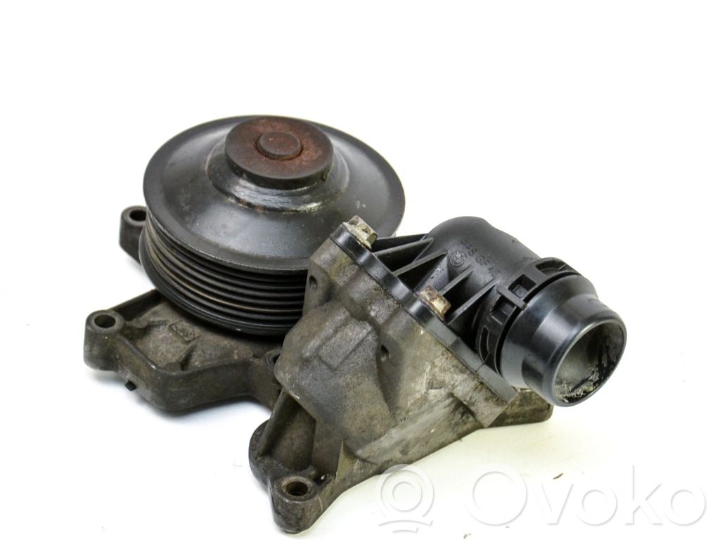 BMW 7 F01 F02 F03 F04 Vandens pompa 