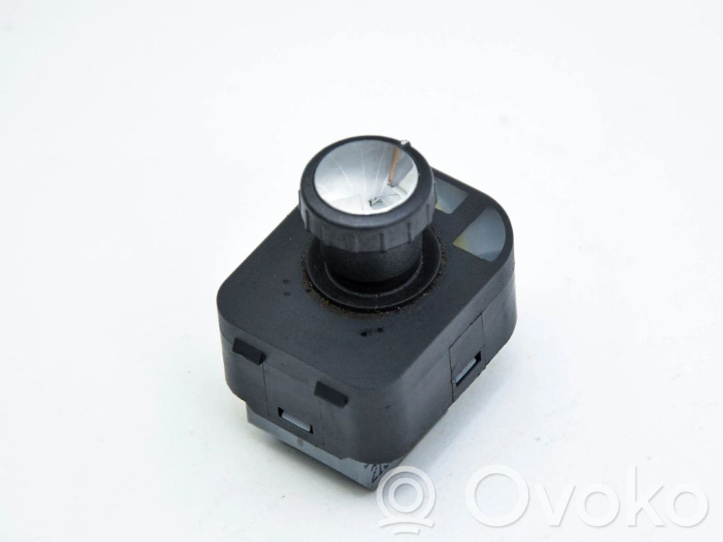Volkswagen Phaeton Wing mirror switch 