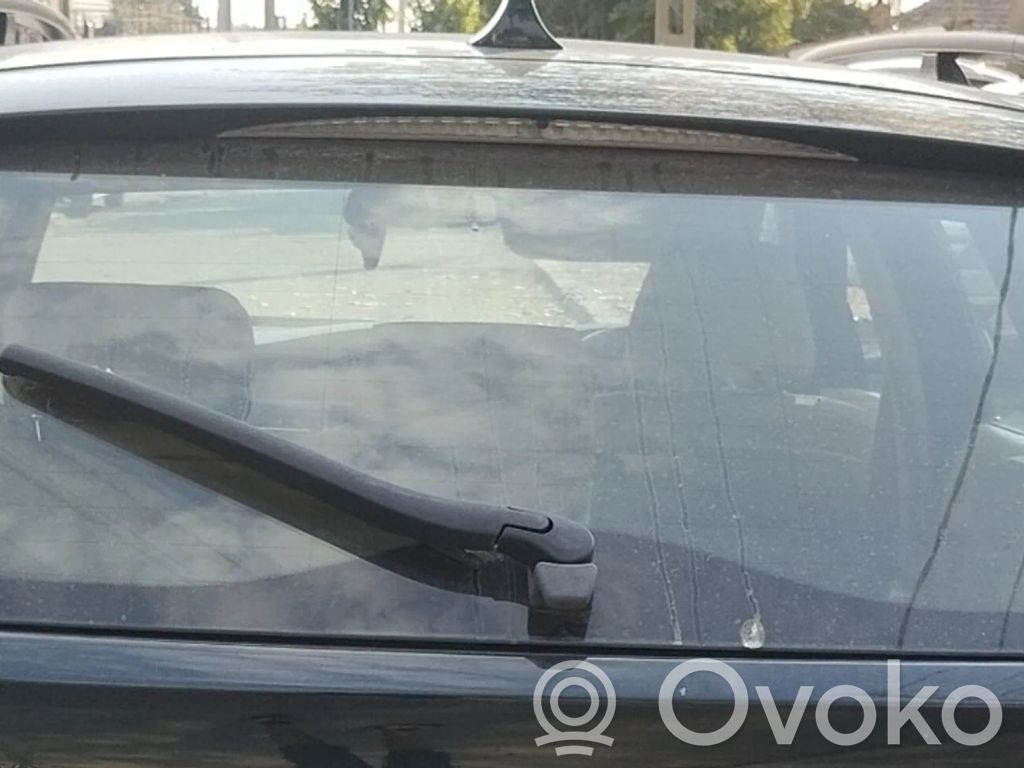 BMW 5 E60 E61 Galinis stiklas 