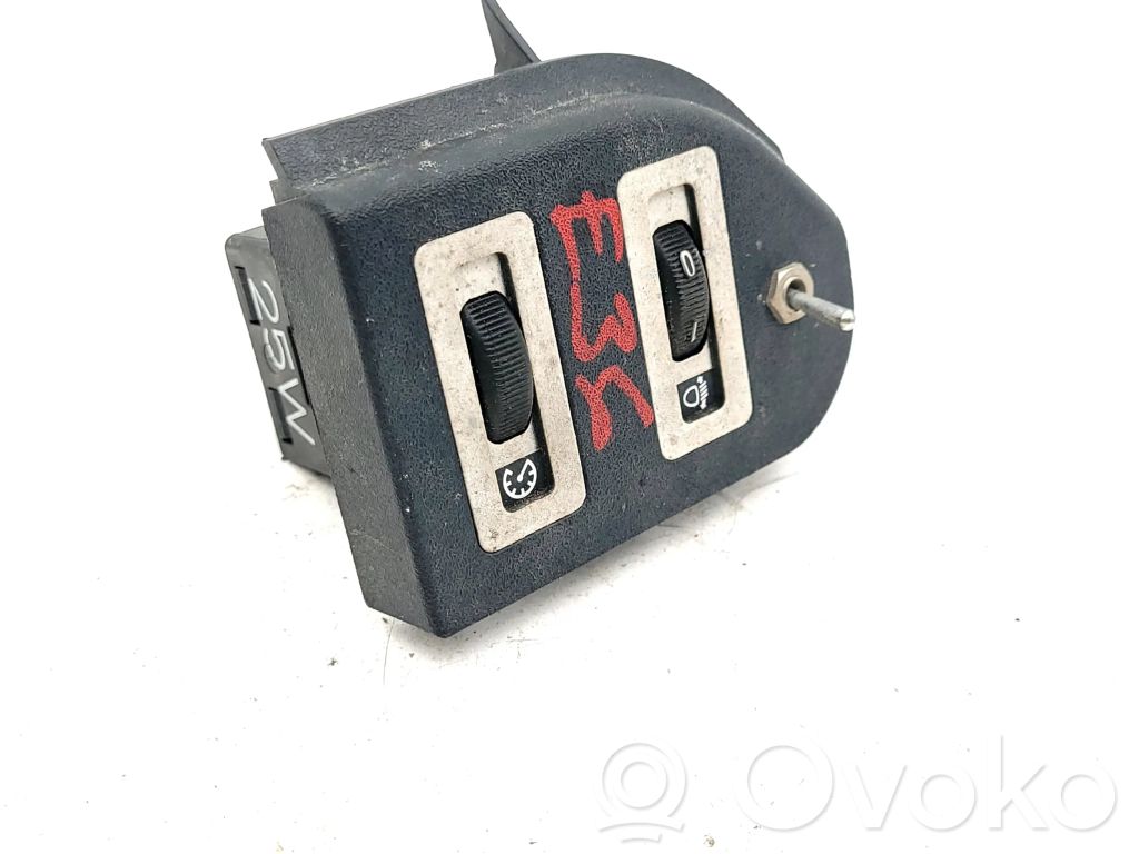 Bouton commande réglage hauteur de phares   E366131
