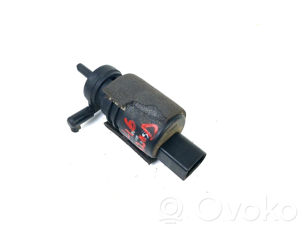 BMW 3 E46 Windscreen/windshield washer pump 