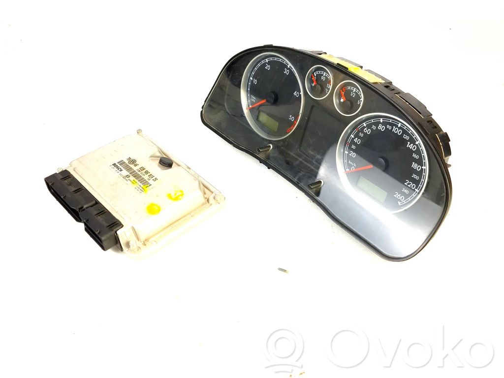 Volkswagen PASSAT B5.5 Komputer / Sterownik ECU i komplet kluczy 