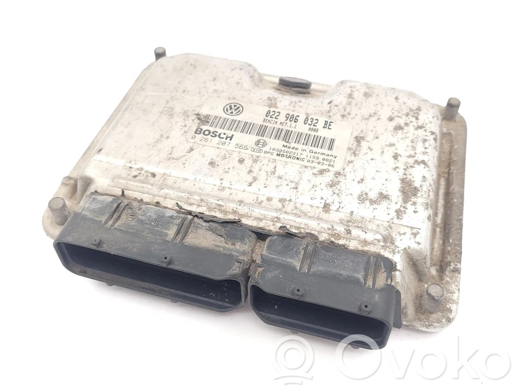 Volkswagen Touareg I Engine control unit/module ECU 
