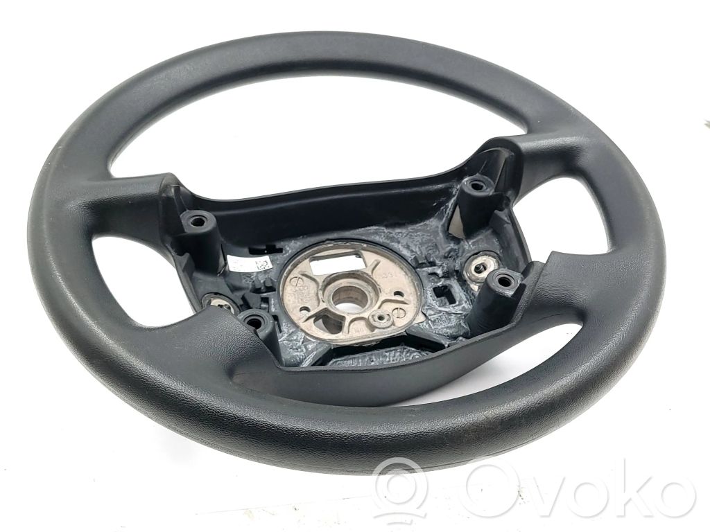 Ohjauspyörä   8E0000124,8P0419091C,61333120C,61612000B