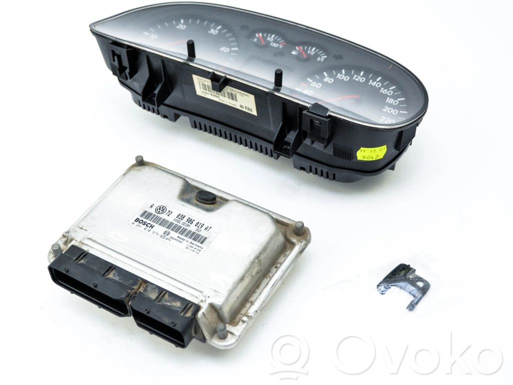 Komputer / Sterownik ECU i komplet kluczy   038906019AT,0281010974,AJ0920826C,0263637063