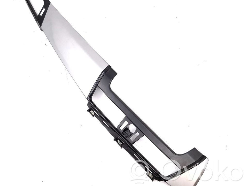 BMW 2 F46 Āķa dekoratīvais vāks (bamperī) 