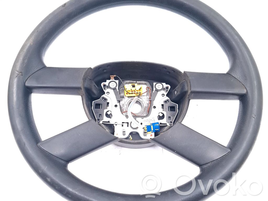 Volkswagen Polo IV 9N3 Ohjauspyörä 