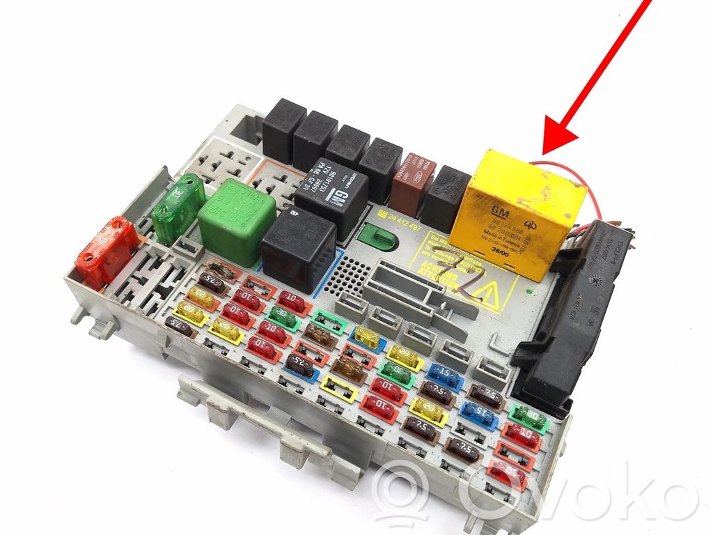 Opel Zafira A Drošinātāju bloks 