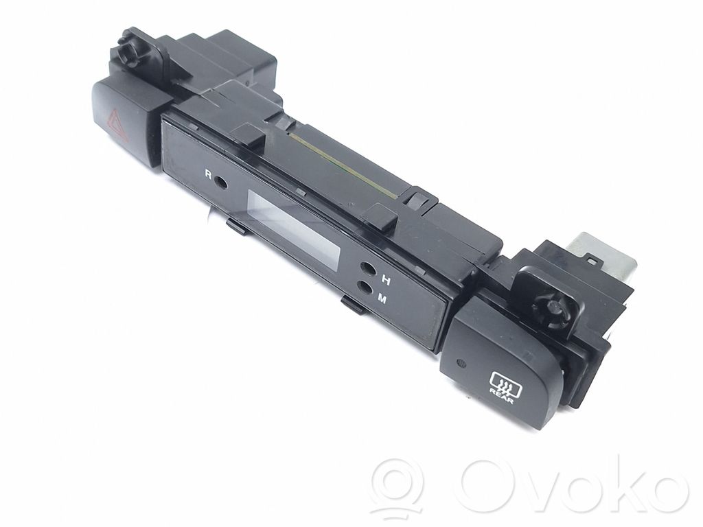 Hyundai Accent Windscreen/window heater switch 