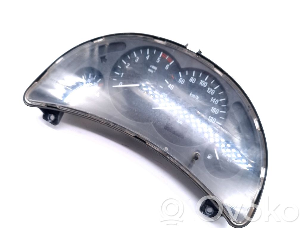 Opel Corsa C Geschwindigkeitsmesser Cockpit 