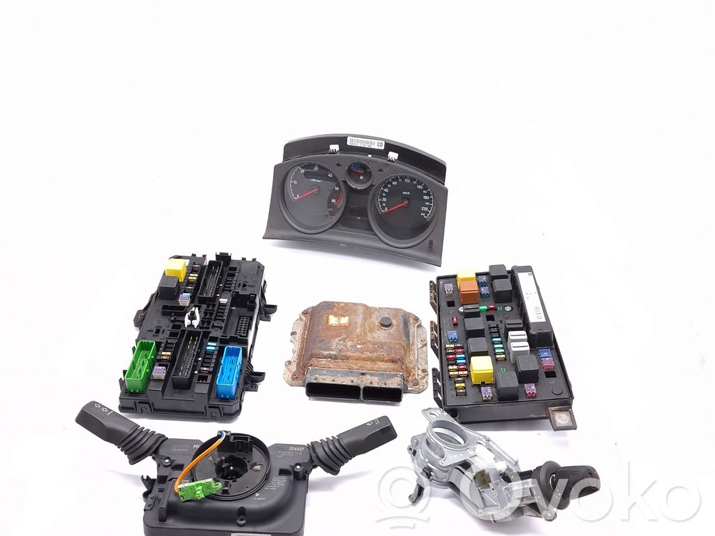 Opel Astra H Engine ECU kit and lock set 