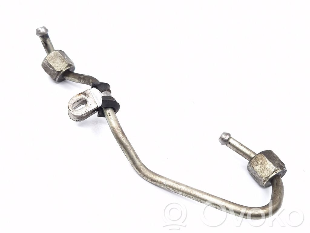 Volkswagen PASSAT B7 Conductă alimentare injectoare 