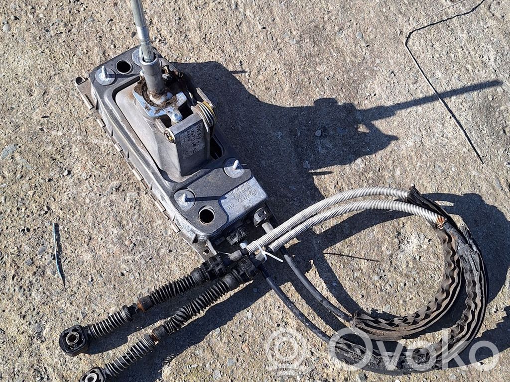Volkswagen Golf V Gear shifter/selector 