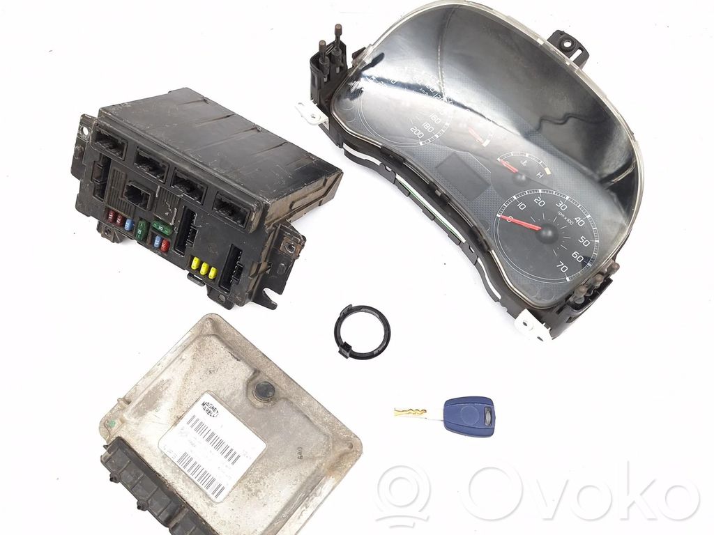 Fiat Panda II Kit cu ECU motor și set închidere uși 