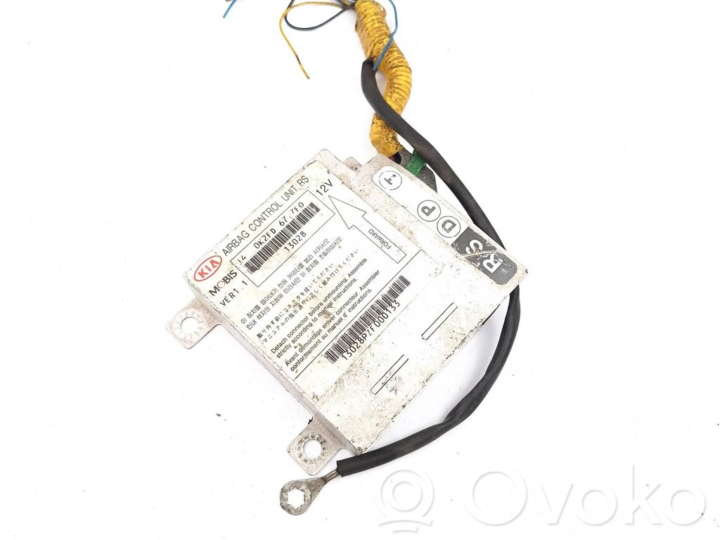 KIA Carens I Airbag control unit/module 