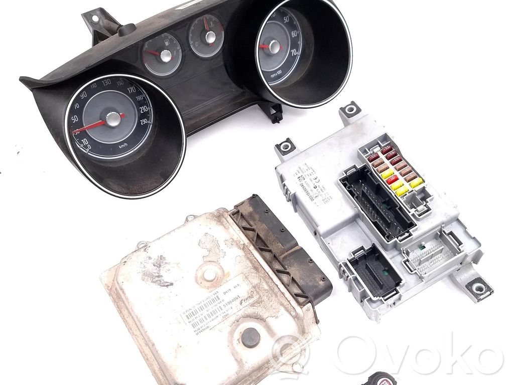 Fiat Grande Punto Komputer / Sterownik ECU i komplet kluczy 