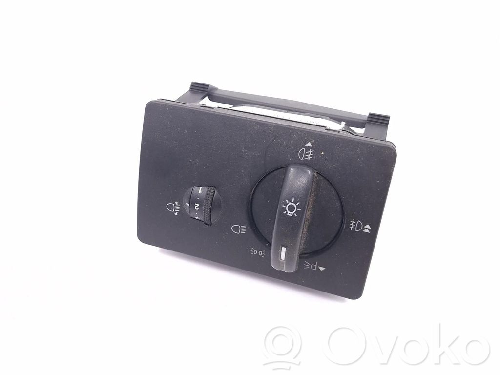Light switch   7M5T13A024LA,04069715,4968103