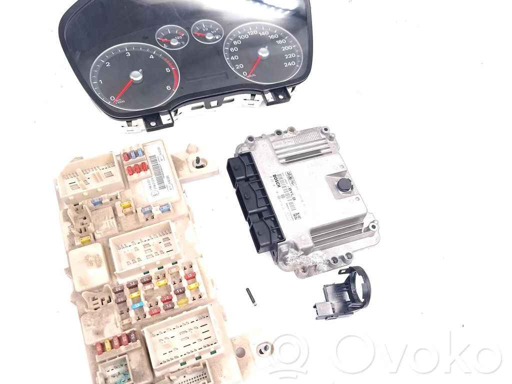 Ford Focus Kit cu ECU motor și set închidere uși 
