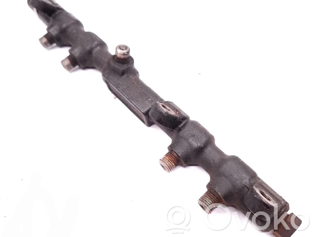 Ford Mondeo Mk III Listwa wtryskowa 