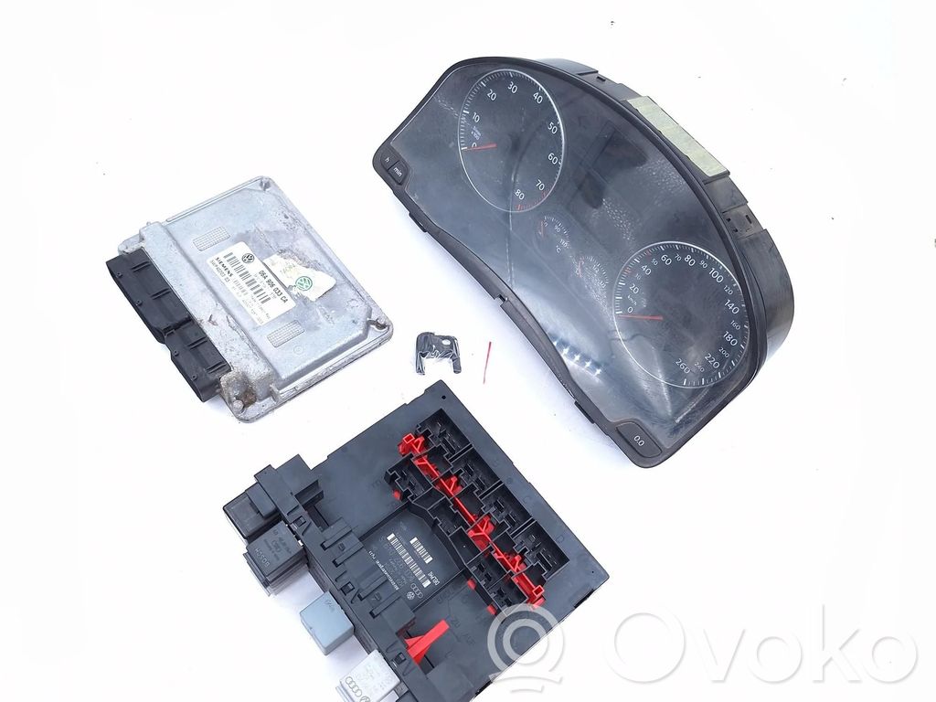 Volkswagen Golf V Kit cu ECU motor și set închidere uși 