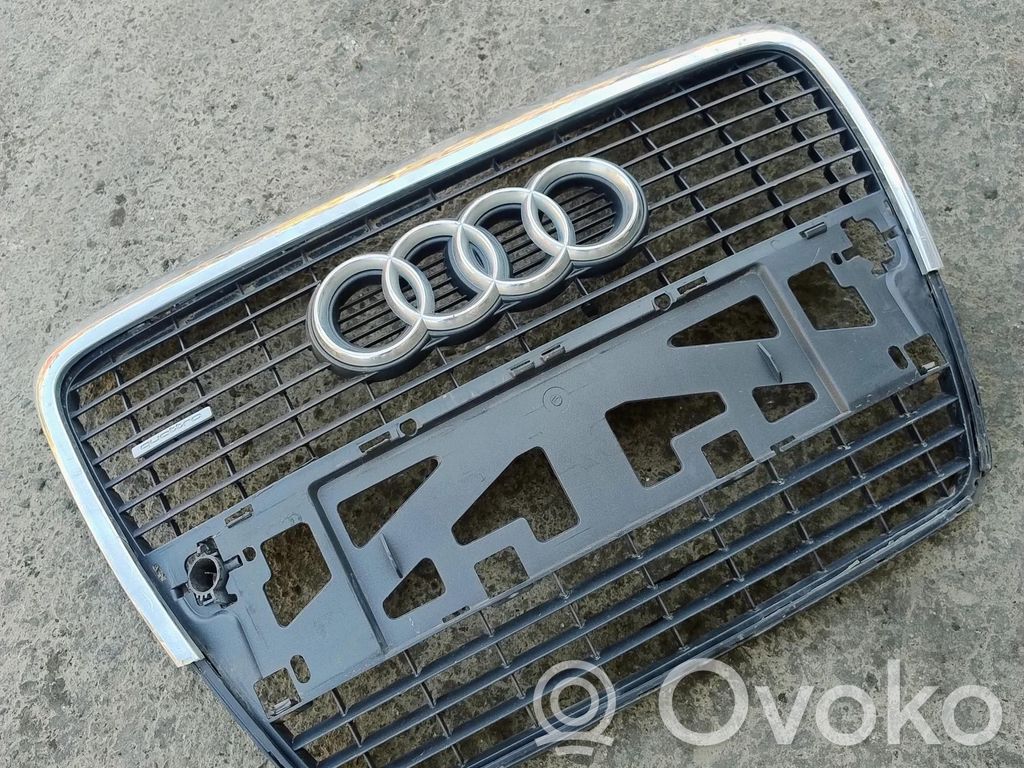 Audi A8 S8 D3 4E Priekšējais režģis 