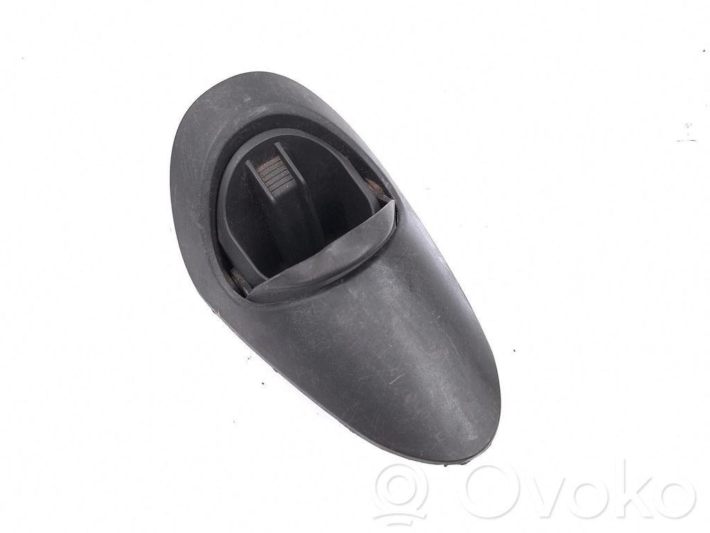Fiat Punto (188) Peleninė panelėje 