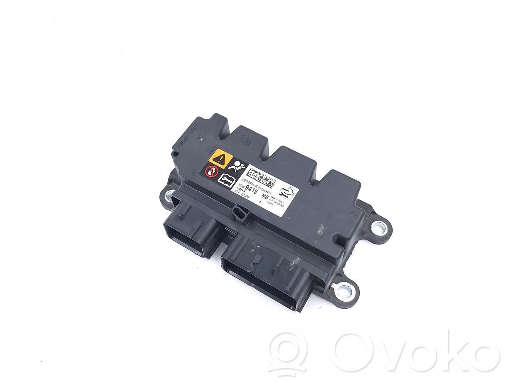 Opel Astra J Airbag control unit/module 