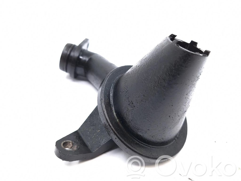 Oil cooling pipe
