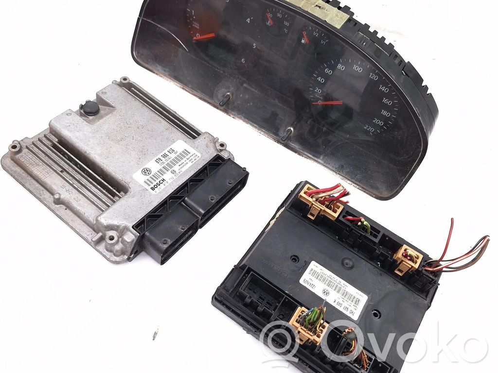 Volkswagen Transporter - Caravelle T5 Komputer / Sterownik ECU i komplet kluczy 