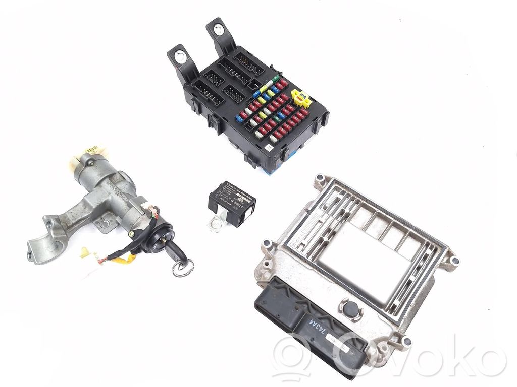 Hyundai Accent Komputer / Sterownik ECU i komplet kluczy 