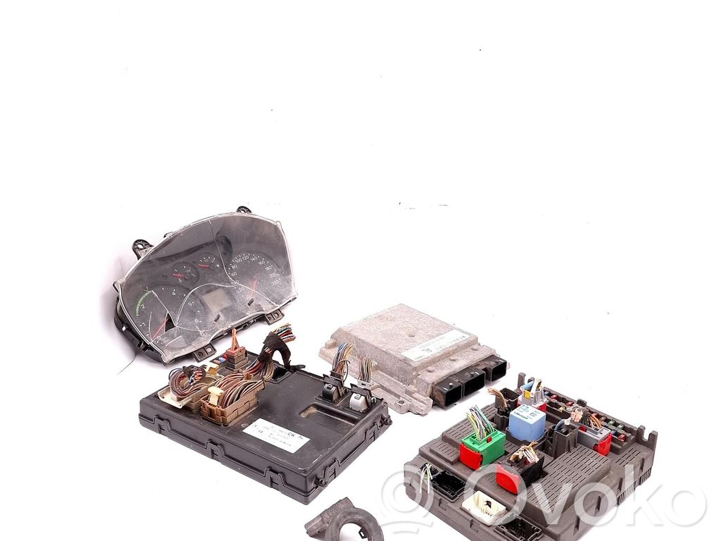 Ford Transit Komputer / Sterownik ECU i komplet kluczy 