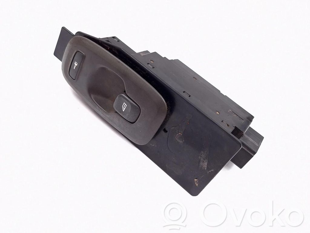 Electric window control switch   8682950,NONE,NONE