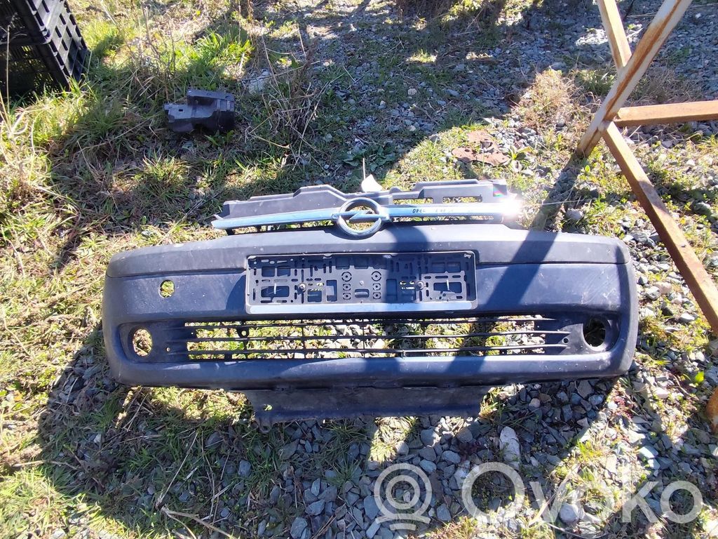 Opel Corsa C Priekinis bamperis 