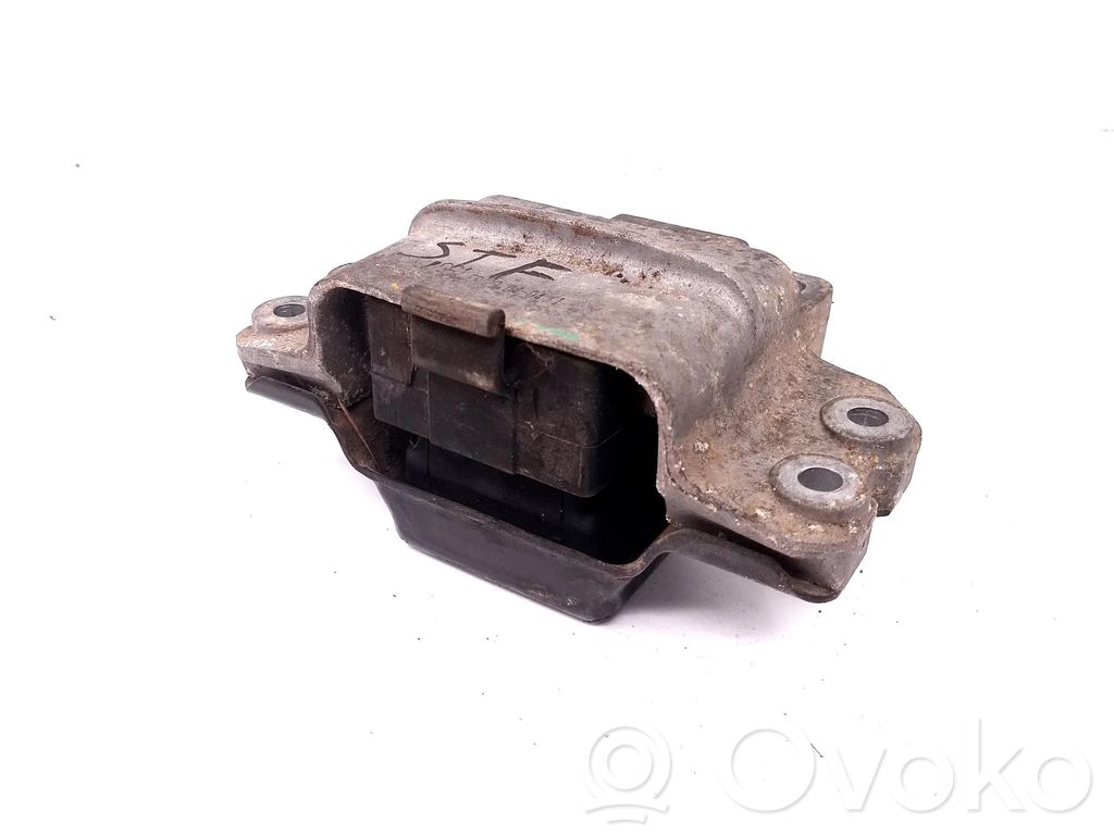 Engine mount bracket   1K0199555M,1K0199555M,NONE