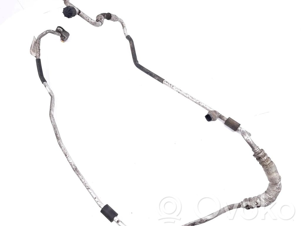 BMW 3 E90 E91 Ilmastointilaitteen putki (A/C) 
