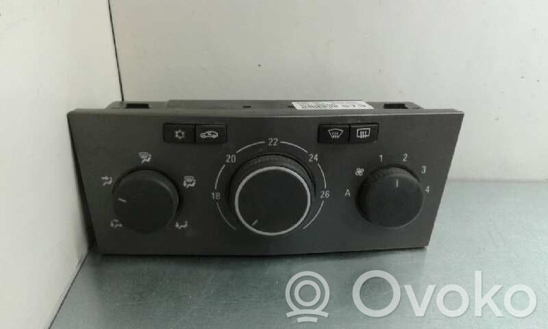 Opel Astra H Climate control unit 