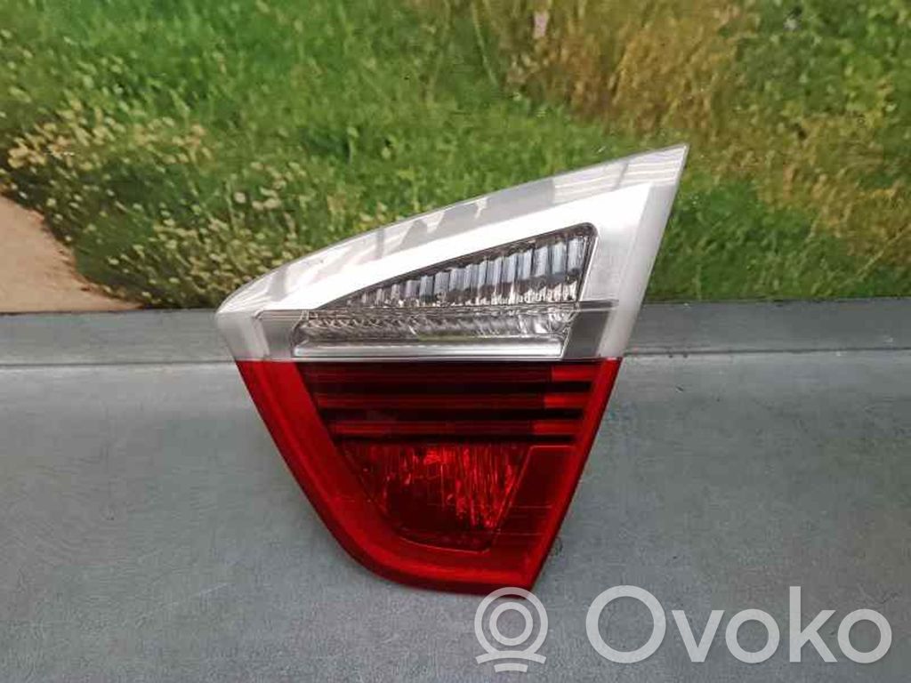 Rear/tail lights   6937460