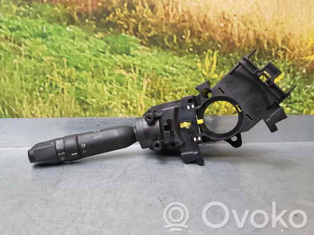 Interrupteur d’éclairage   93410G6620,4D53M31000