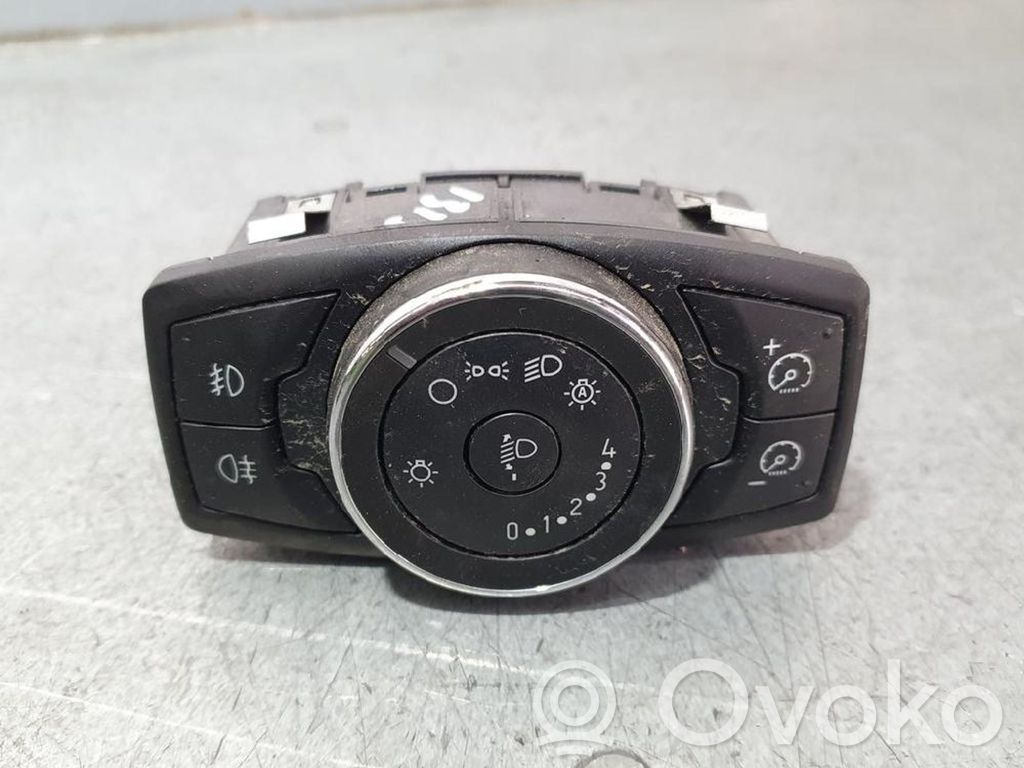 Ford Focus Light switch 