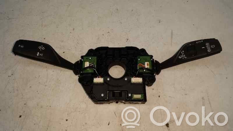 BMW 2 F46 Palanca de control del limpiaparabrisas 