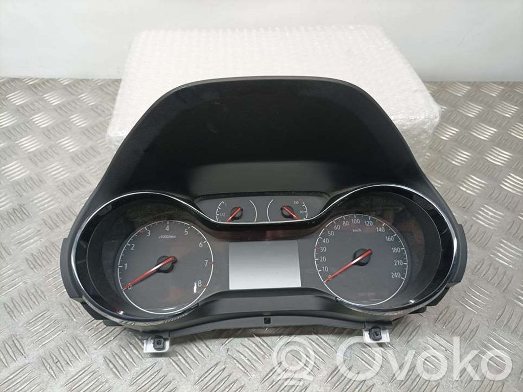 Opel Corsa F Vitezometru (grup de instrumente) 