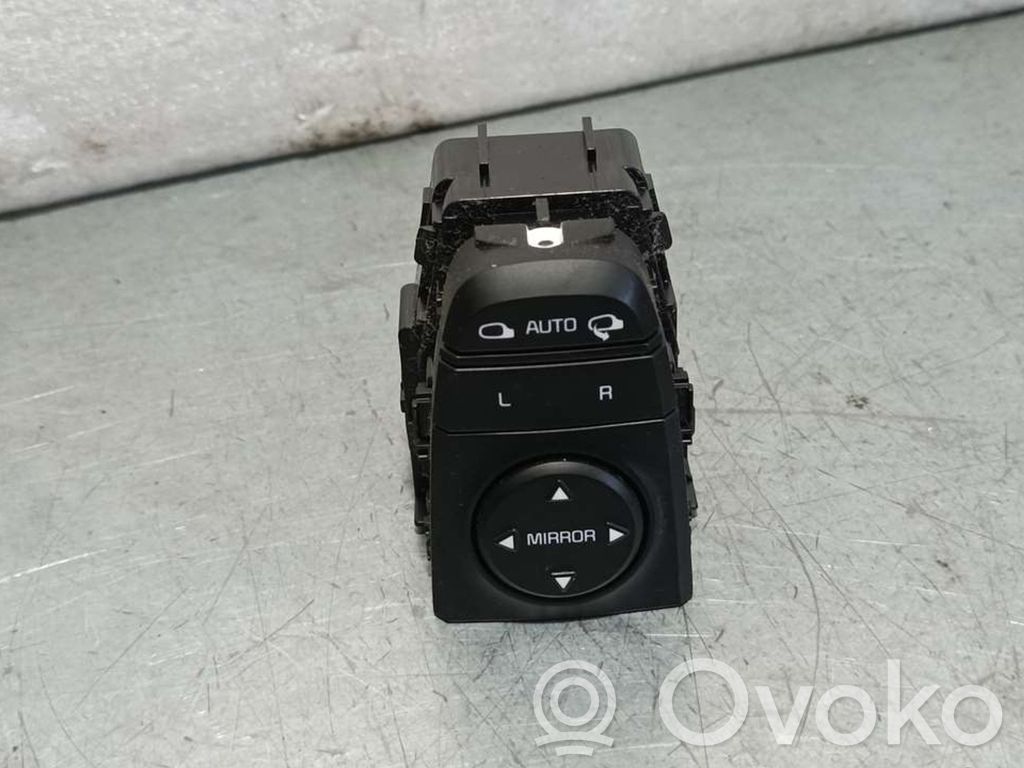 Interruptor del espejo lateral   4C74801000
