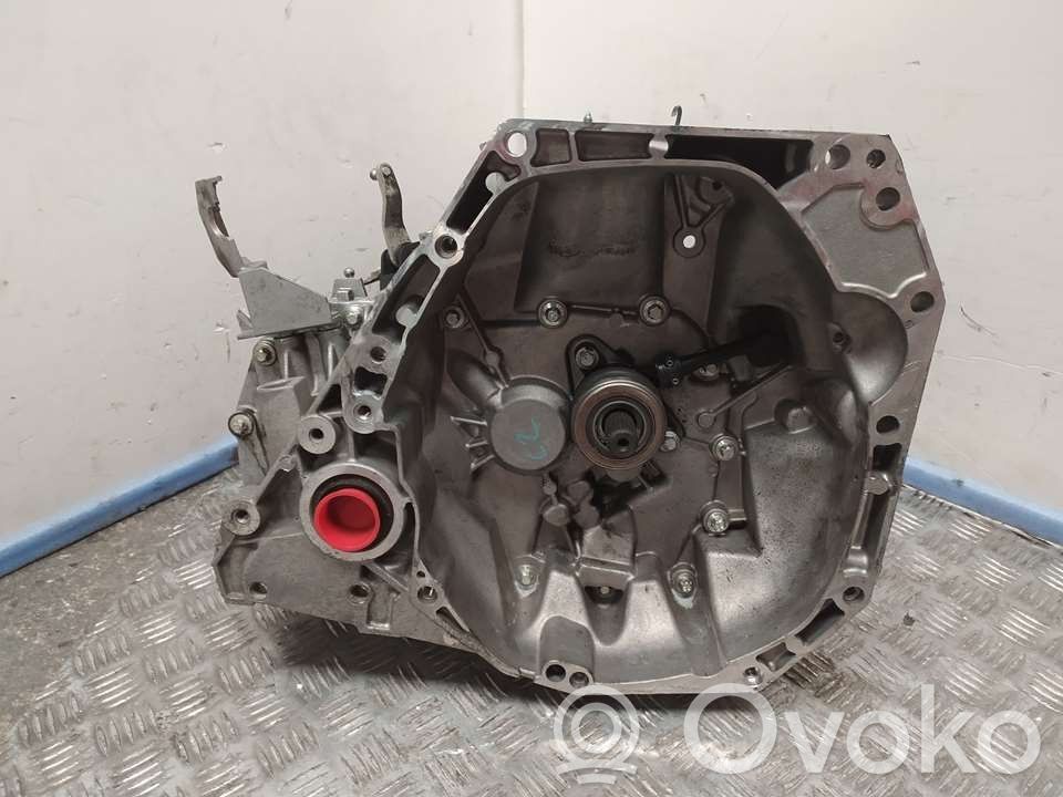 Nissan Qashqai+2 Scatola del cambio manuale a 5 velocità 