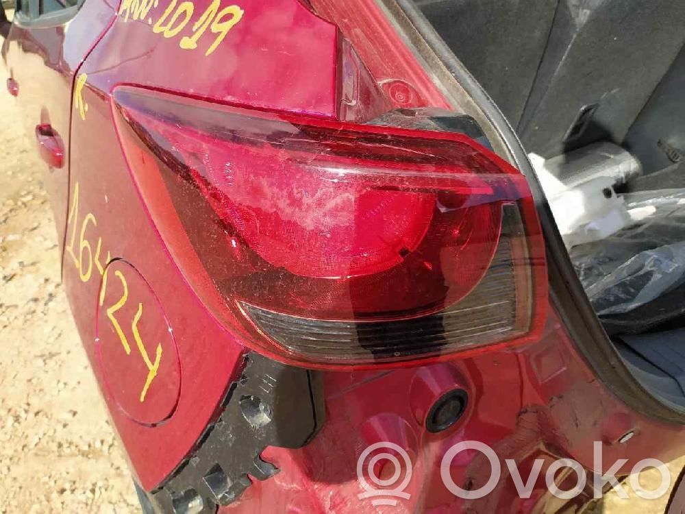 Rear/tail lights   DB5J51160D