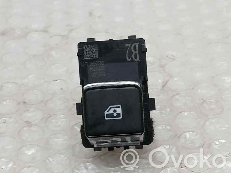 Nissan Qashqai J12 Comutator comandă geamuri electrice 