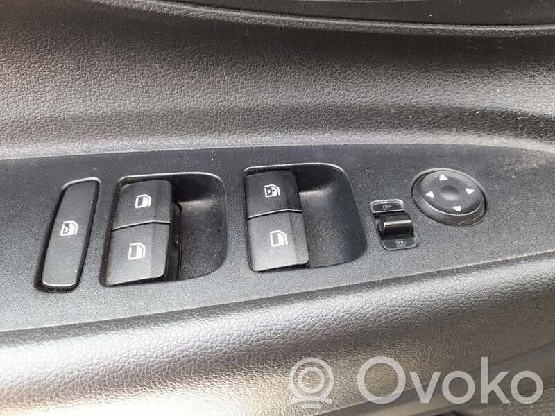 Hyundai i20 (BC3 BI3) Przyciski szyb 