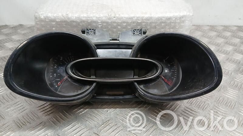 Renault Clio IV Speedometer (instrument cluster) 
