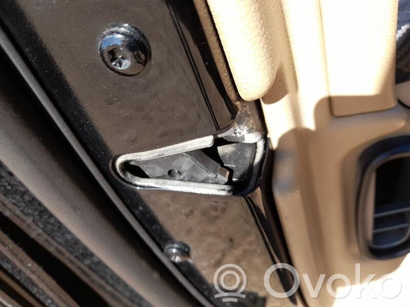 BMW 7 E65 E66 Etuoven lukko 
